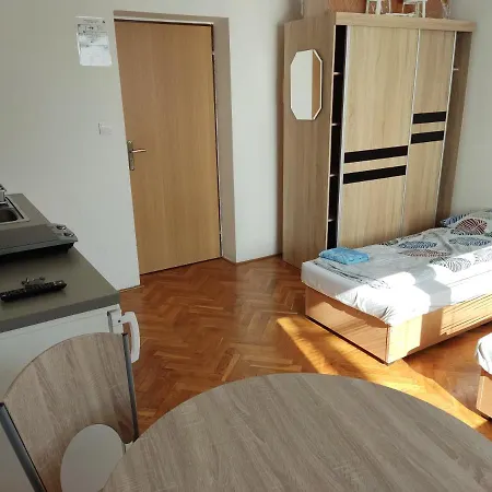 Apartamento Garsónky V Rodinnom Dome Nitra-lužianky