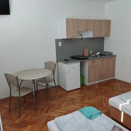 Garsónky V Rodinnom Dome Nitra-lužianky Nitra