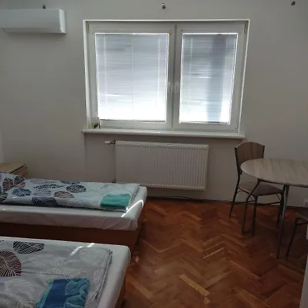 Garsonky V Rodinnom Dome Nitra-luzianky Apartmán Nitra