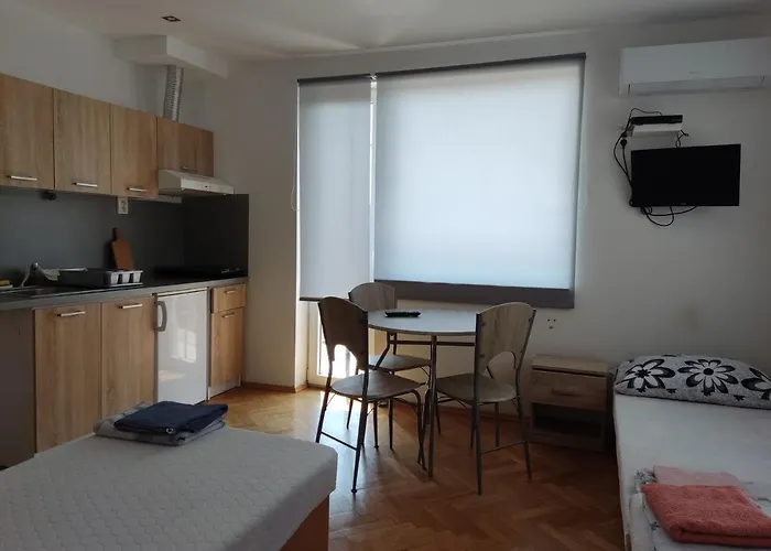 Garsonky V Rodinnom Dome Nitra-luzianky