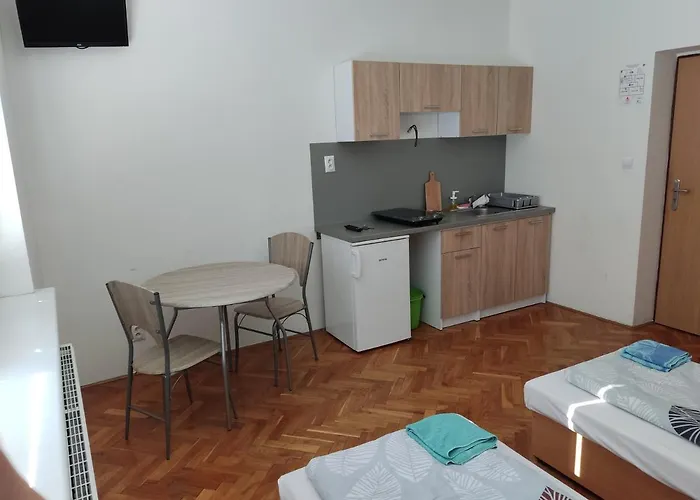 Garsonky V Rodinnom Dome Nitra-luzianky Νίτρα